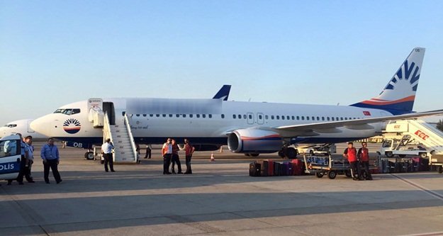 HAVALİMANINDA YANLIŞ ANLAMA PANİĞİ