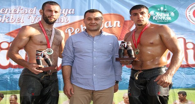 İŞTE GÖKBEL'DE PEHLİVANLARIN DERECELERİ