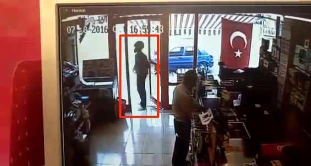 KASKLI SOYGUNCUNUN PARMAK İZİ HASSASİYETİ KAMERADA