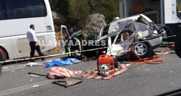 KOMŞUDA KAZA: 2 ÖLÜ, 1 YARALI VAR