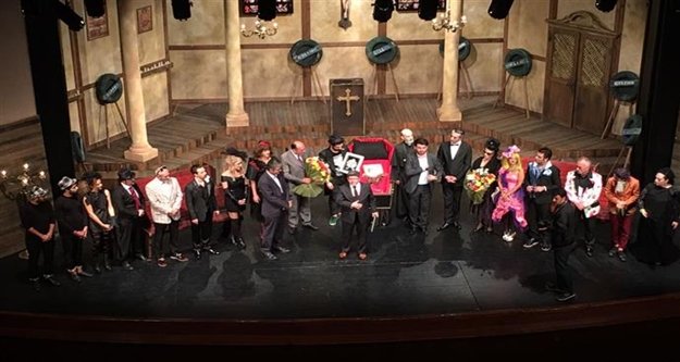 Alanya Belediye Tiyatrosu Adana'yı mest etti