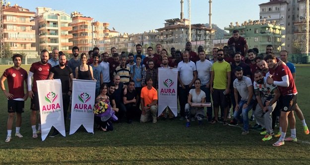 Aura'dan moral ziyareti