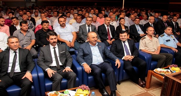 Çavuşoğlu muhtarlarla bir araya geldi