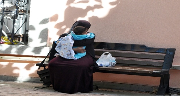 Dilencinin üzerinden sipariş ettiği paketi çıktı