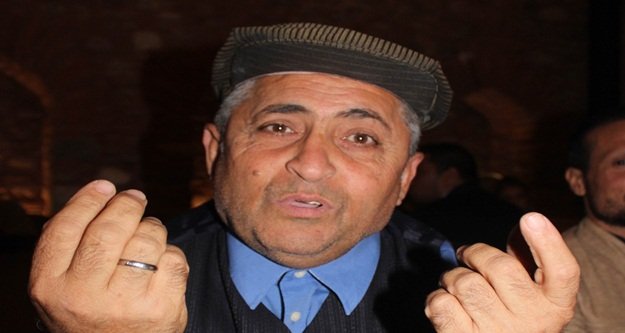 Sürekli dolandırılmasına rağmen vazgeçemiyor