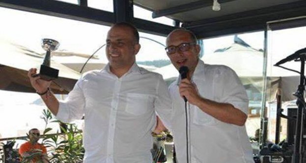 Yılın kuyumcusu ödülü Simge'nin