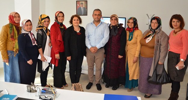 Kadın çiftçiler ödüllerini aldı