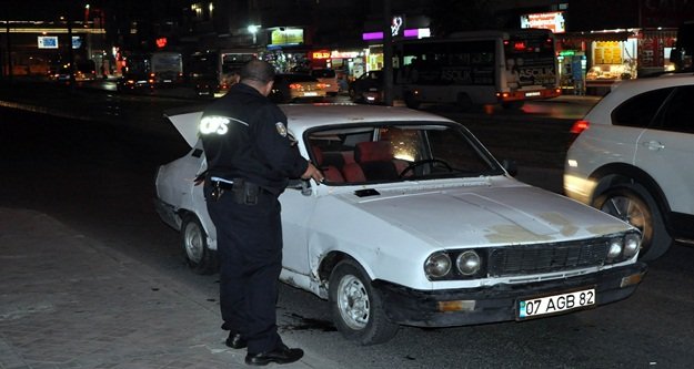 Trafikten men edilen araç, polisi alarma geçirdi