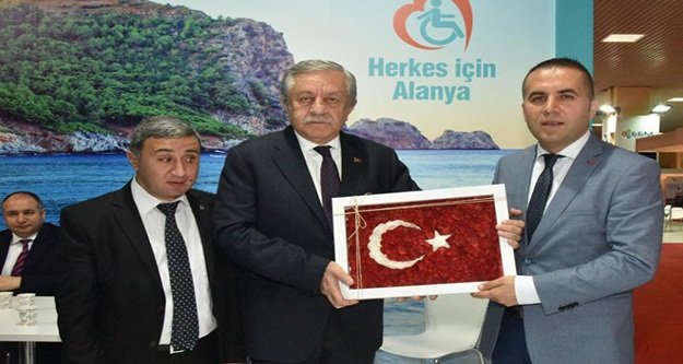 Adan'dan Yücel'e teşekkür telefonu