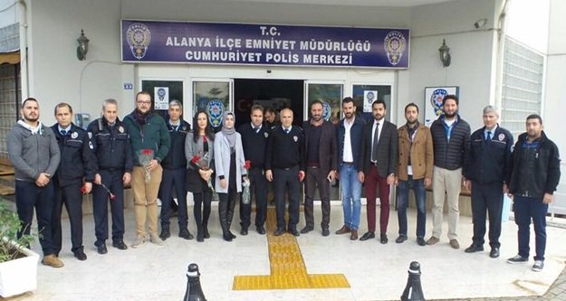 AK Gençlik'ten polise destek