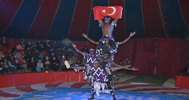 Arena Sirki hayran bıraktı
