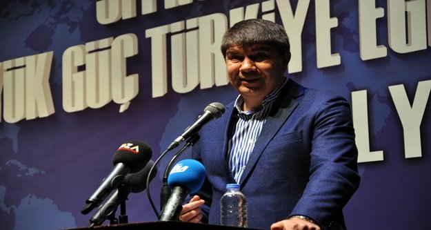 Siyaset Akademisinin finalini yaptı