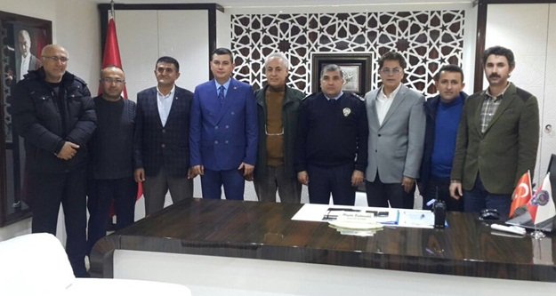 Siyasilerden polise destek ziyareti