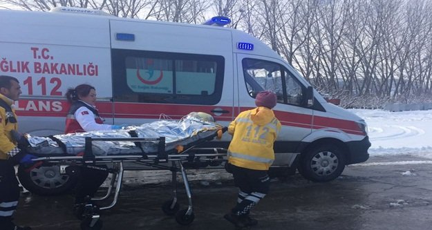 Sobaya dökülen tiner parladı: 4 yaralı