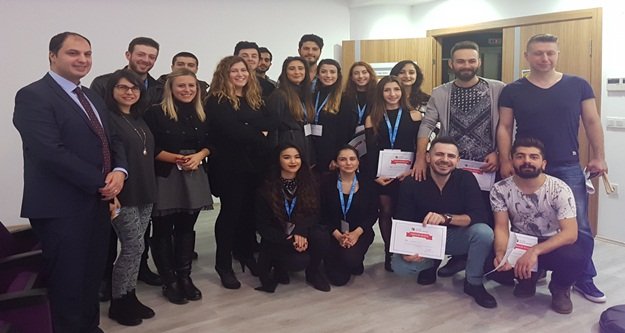 AHEP yılı gönüllü bitirdi