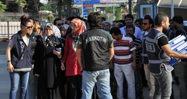 Antalya'da FETÖ'ye şafak operasyonu