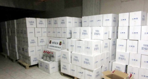 Bin 174 şişe kaçak içki ele geçirildi