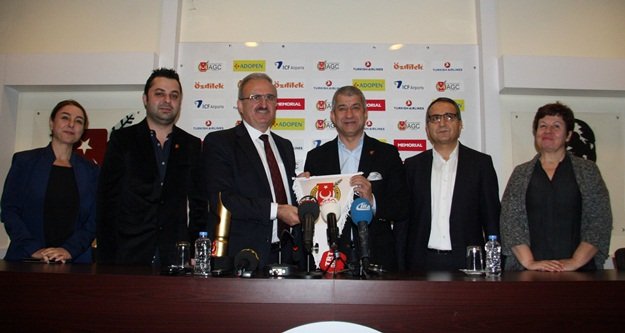 "FETÖ ilk darbeyi gazetecilere vurdu"