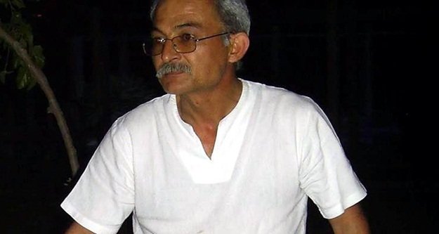 Kendini tavana asıp intihar etti