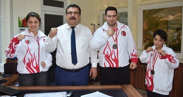 Muay Thai sporcuları Erdoğan'ı ziyaret etti