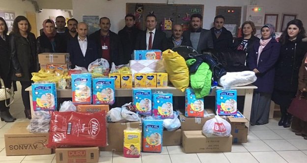 Öğrencilerden Halep'e yardım