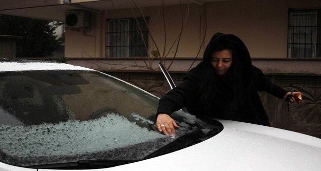 Şehir merkezinde kar şaşkınlığı