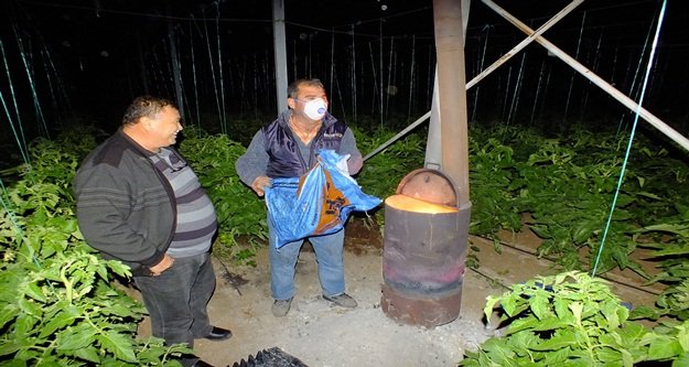 Üretici don nöbetine devam etti