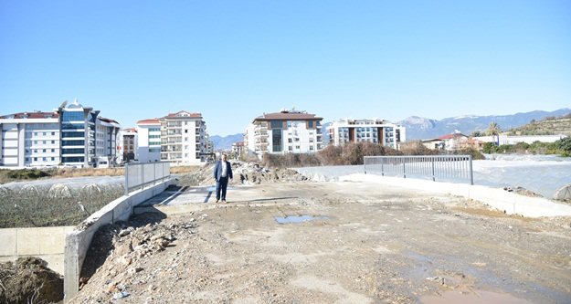 Yücel'den Kestel'e çifte köprü