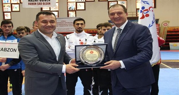 Yücel: Spora desteğe devam