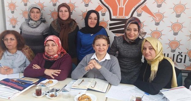 Ak Kadınlar referandum için çalışıyor