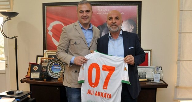 Akkaya’ya Alanyaspor forması