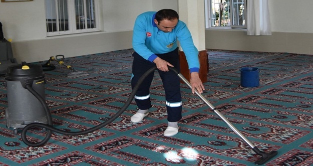Alanya Belediyesi cami temizliğinde