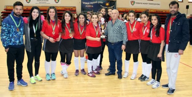 Alanyalı kadınlar üçüncü oldu