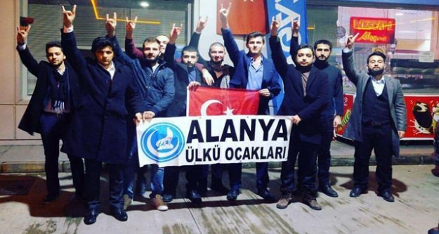 Alanyalı Ülkücüler İzmir'e çıkarma yaptı