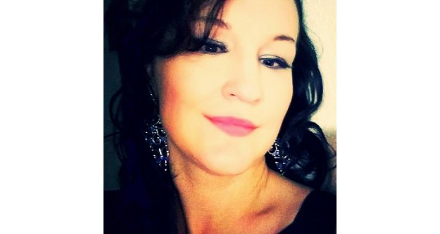 Cani koca eşi ve çocuğunun cenazesi başında beklemiş