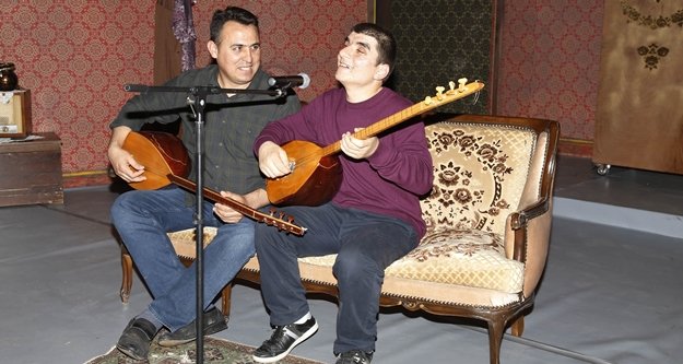 Engelli gencin sahne hayali gerçek oldu