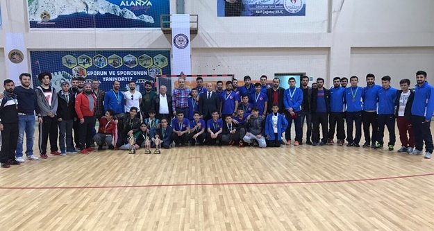 Hokey heyecanı sona erdi