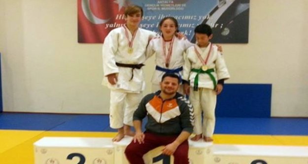 Judocularımız yarı finalde