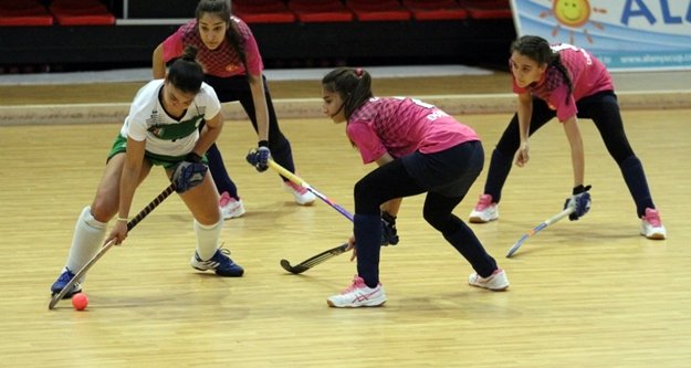 Kadınlar etabı başladı