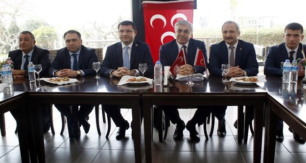 MHP Antalya'da anayasayı anlattı