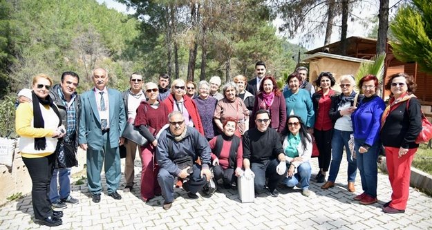 Alanya Belediyesi yaşlıları gezirdi