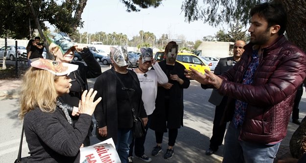 Alanya'daki kedi katliamı için kedi maskesi taktılar