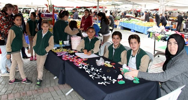 Alanyalı öğrencilerden şehit ailelerine destek