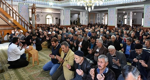 Alanyalılar Camii'nde şehitlere dua