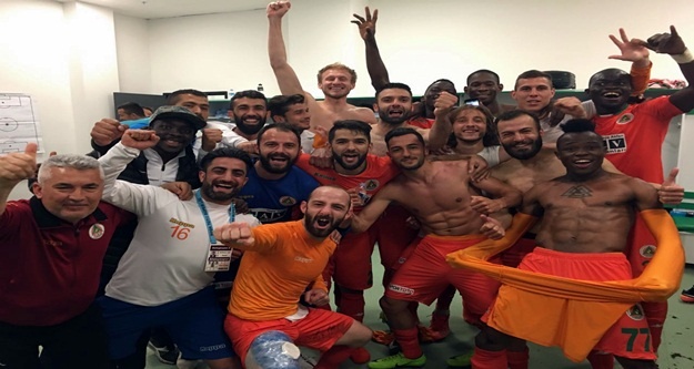 Alanyaspor 3 puanı 3 golle aldı