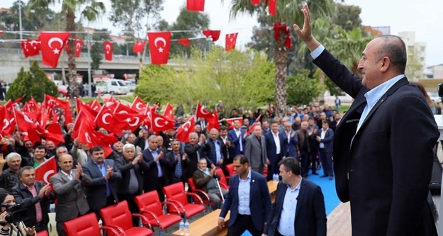 Bakan Çavuşoğlu’na büyük sürpriz