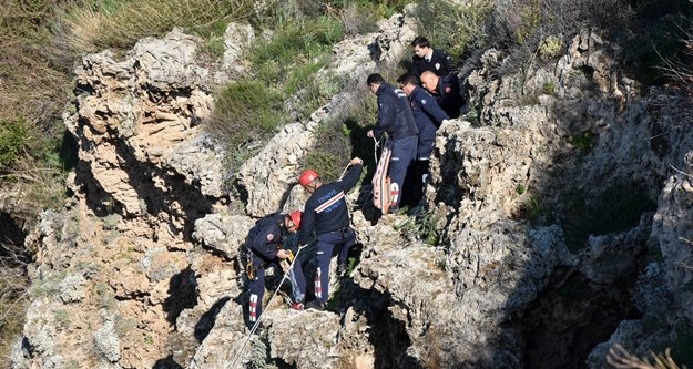 Dengesini kaybedip uçurumdan aşağı düştü