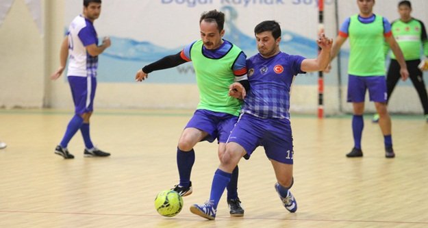 Futsal'da finalin adı belli oldu