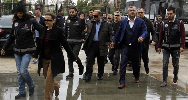 İşadamlarına FETÖ baskını: 22 gözaltı