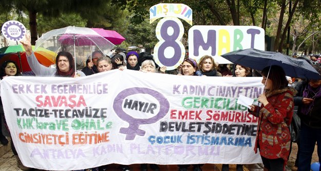 Kadınların yürüyüşüne izin verilmedi